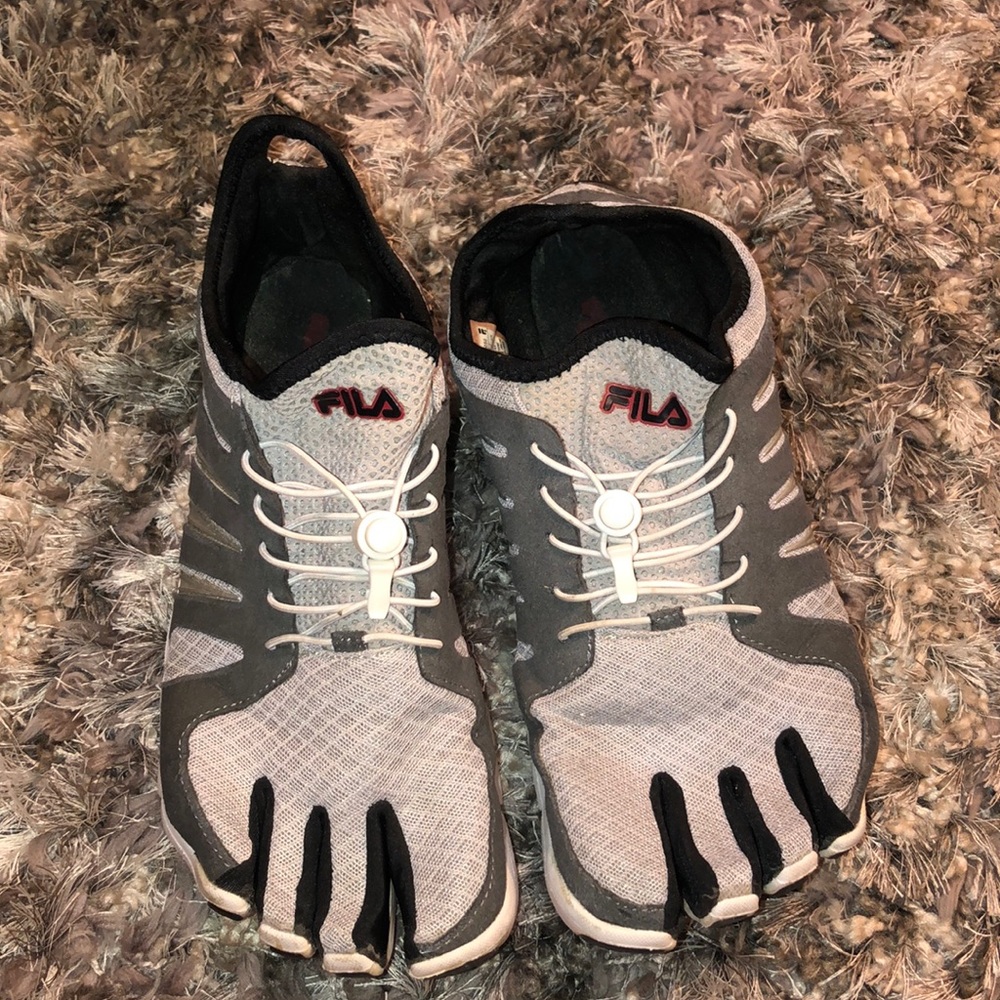 Fila barefoot run size 10.5 good condition